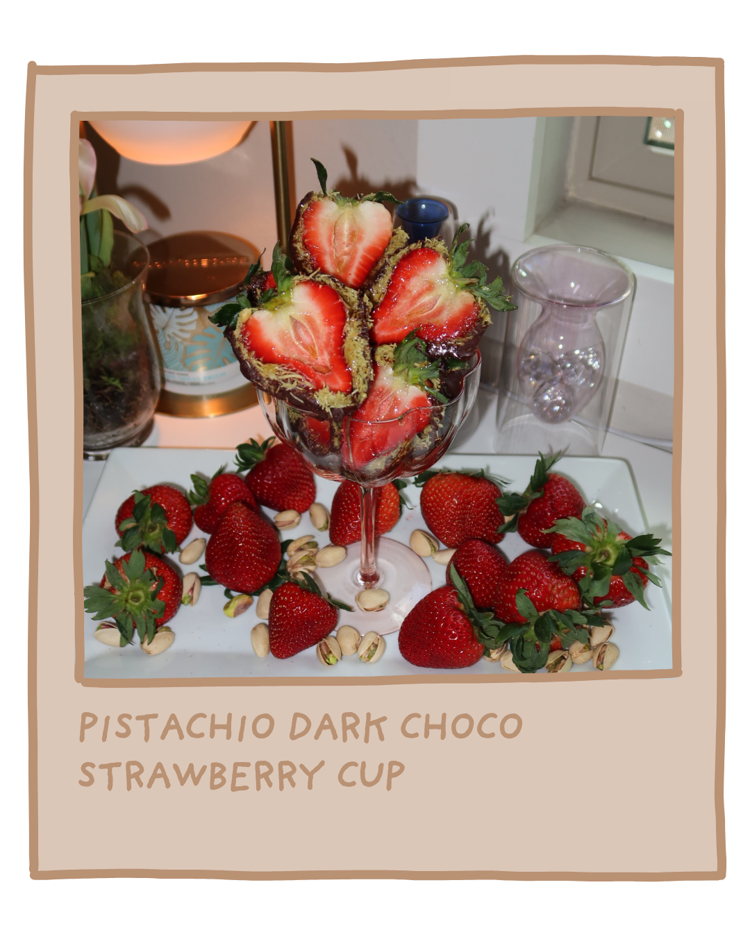 Pistachio Dark Choco Strawberry Cup [$6]